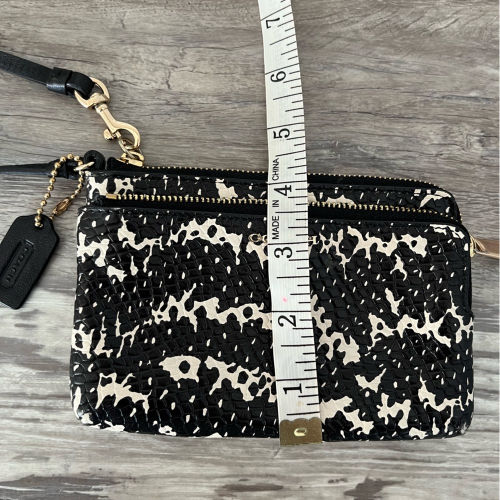 Coach Madison Black And White Python Felicia Zip … - image 8